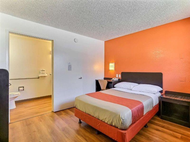Motel 6-Oakland, Ca - Airport Eksteriør bilde