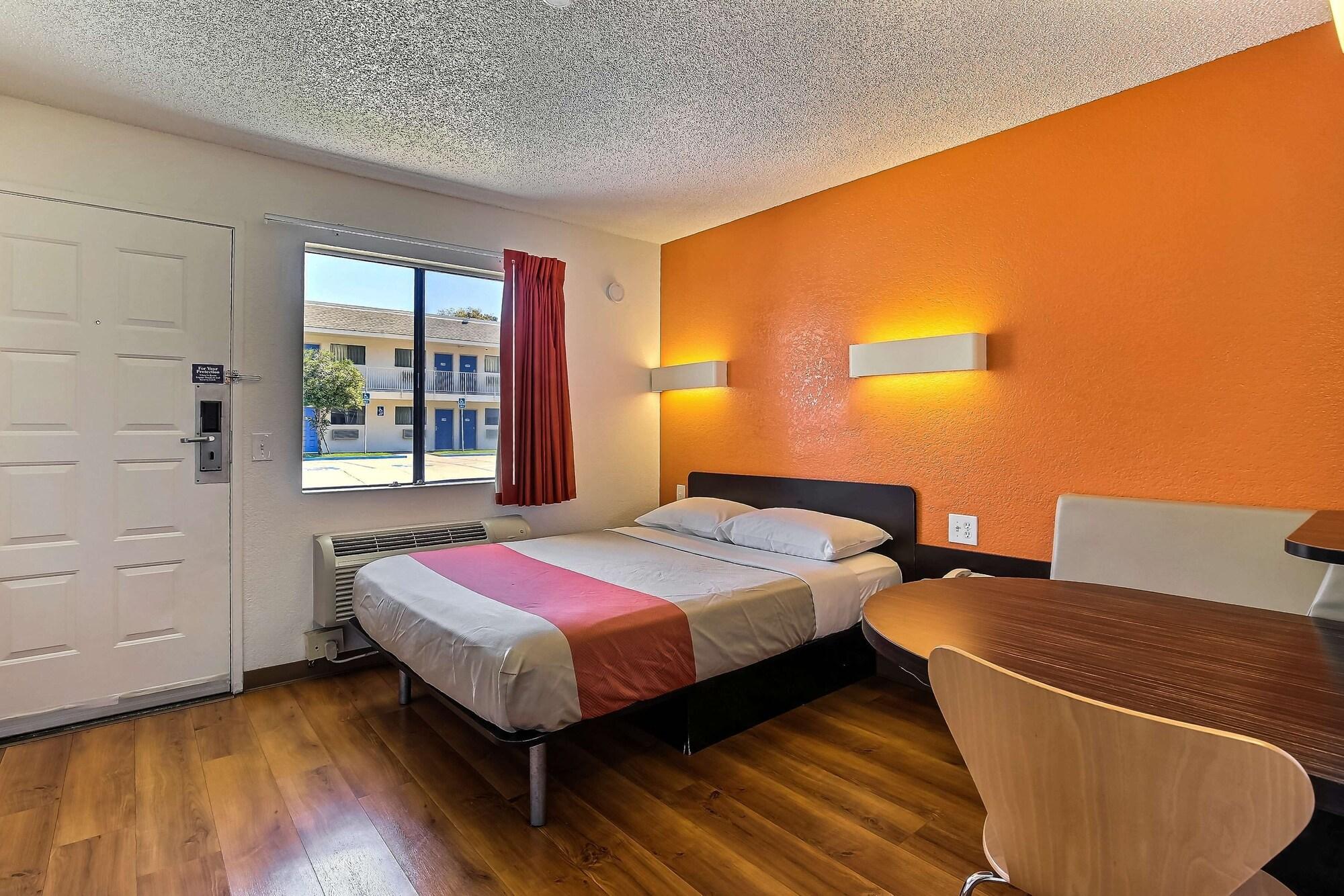 Motel 6-Oakland, Ca - Airport Eksteriør bilde