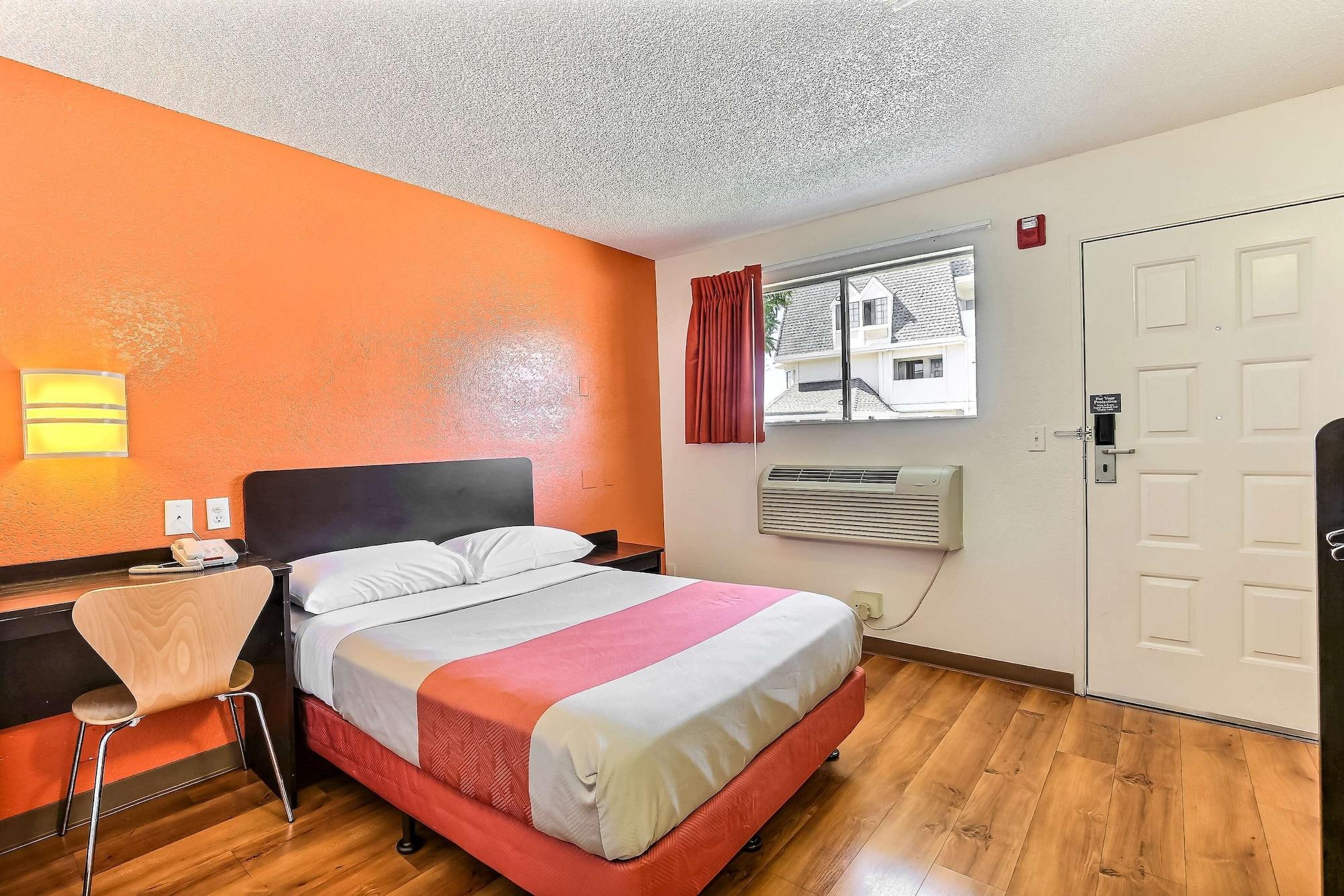 Motel 6-Oakland, Ca - Airport Eksteriør bilde