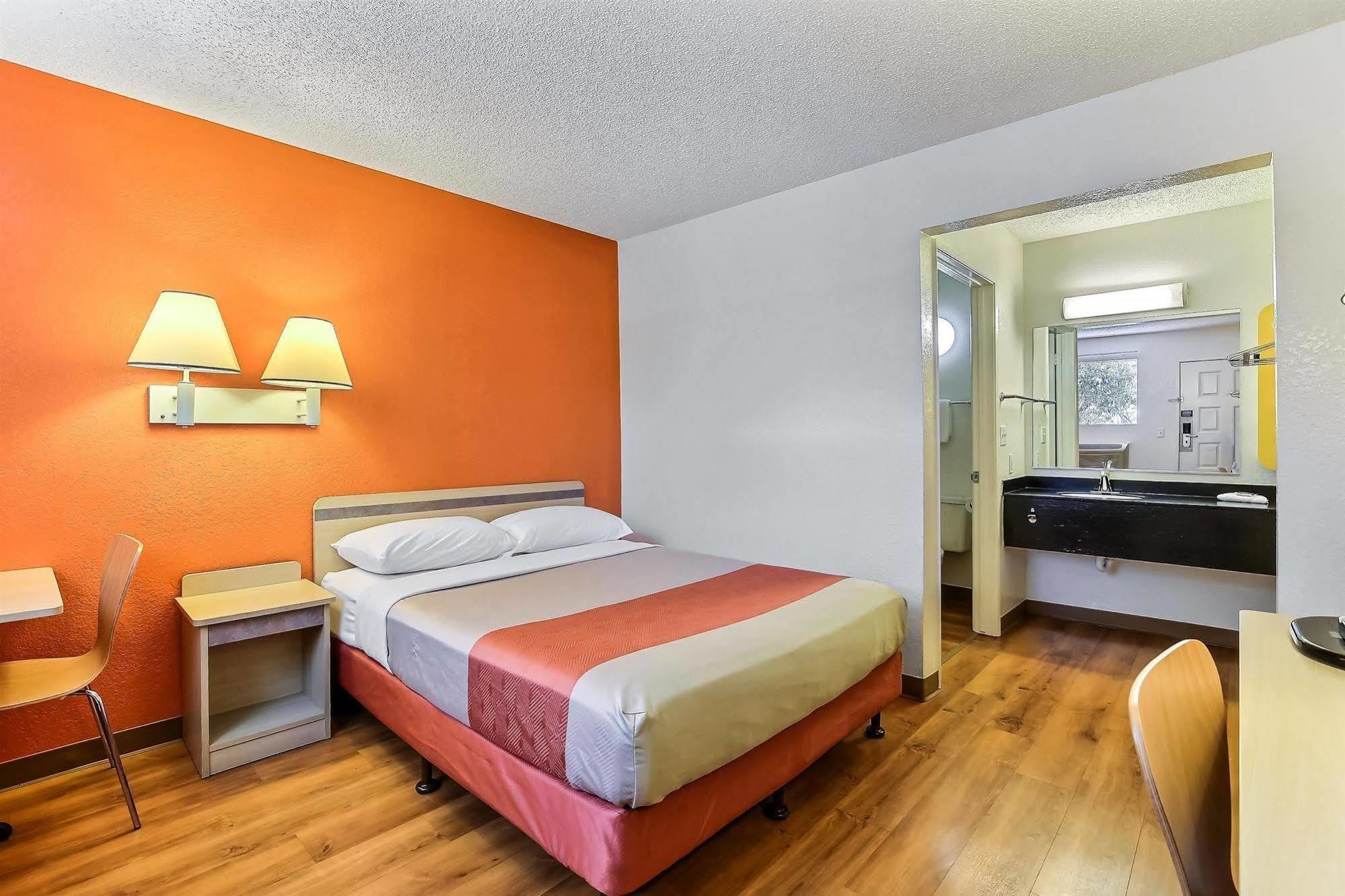 Motel 6-Oakland, Ca - Airport Eksteriør bilde