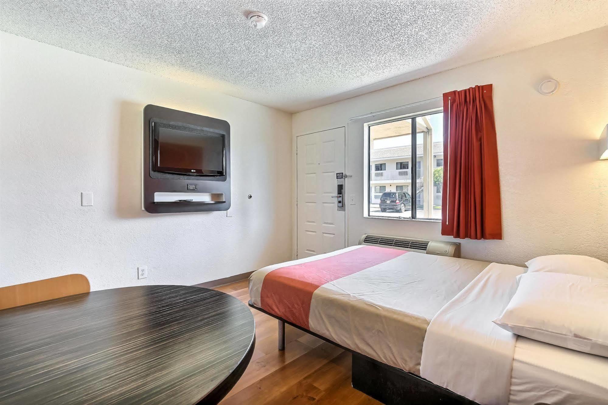 Motel 6-Oakland, Ca - Airport Eksteriør bilde
