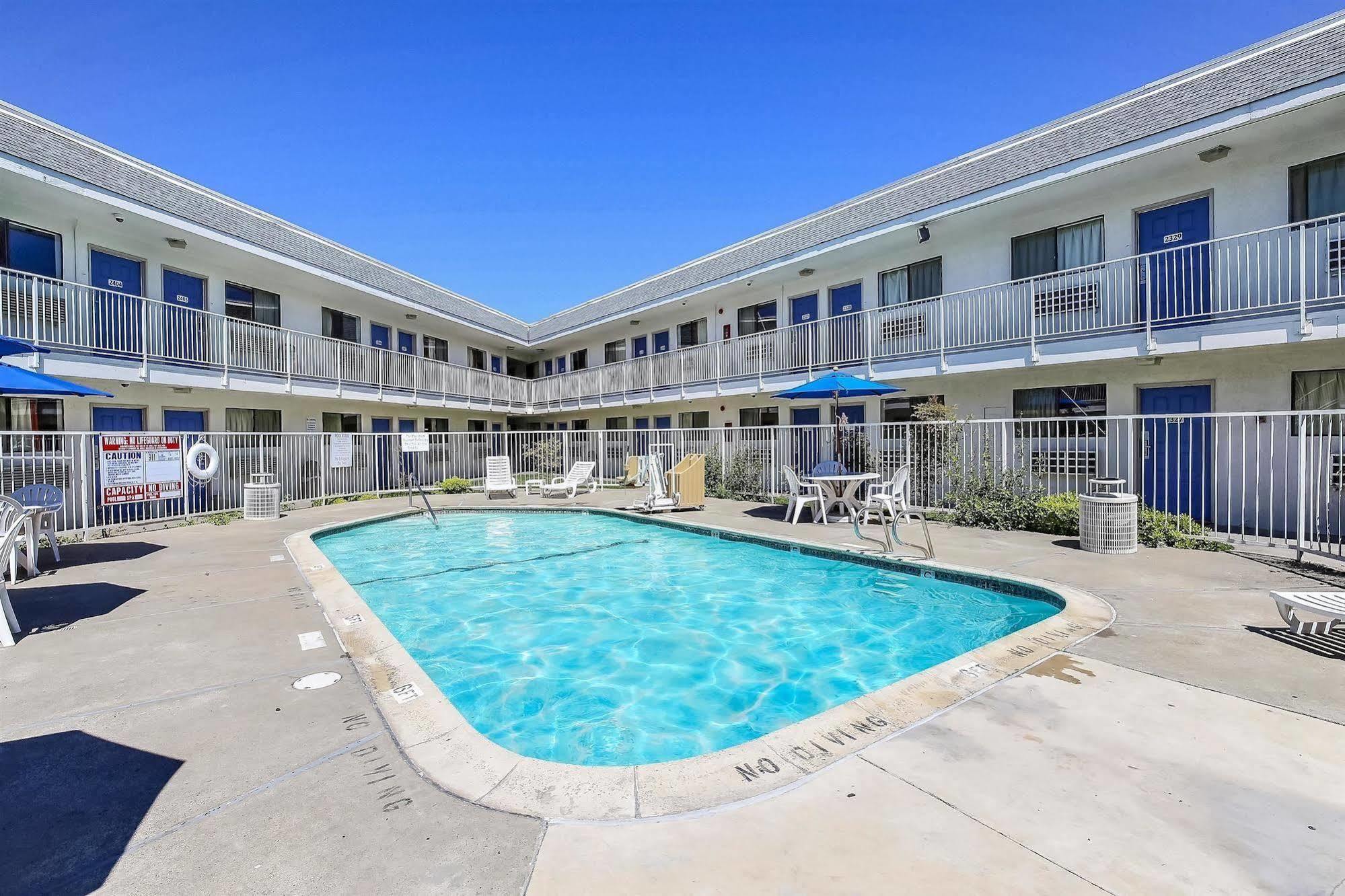 Motel 6-Oakland, Ca - Airport Eksteriør bilde
